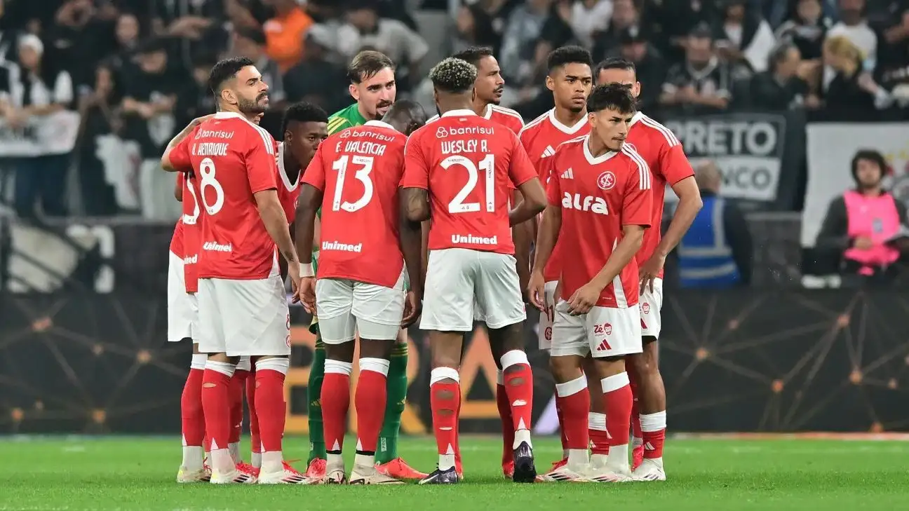 Bagaimana Peraduan Berfungsi dalam Sukan Bola Sepak?